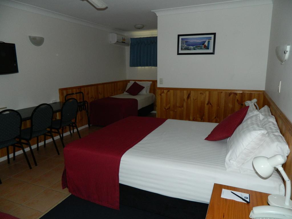 Twin Towns 3*